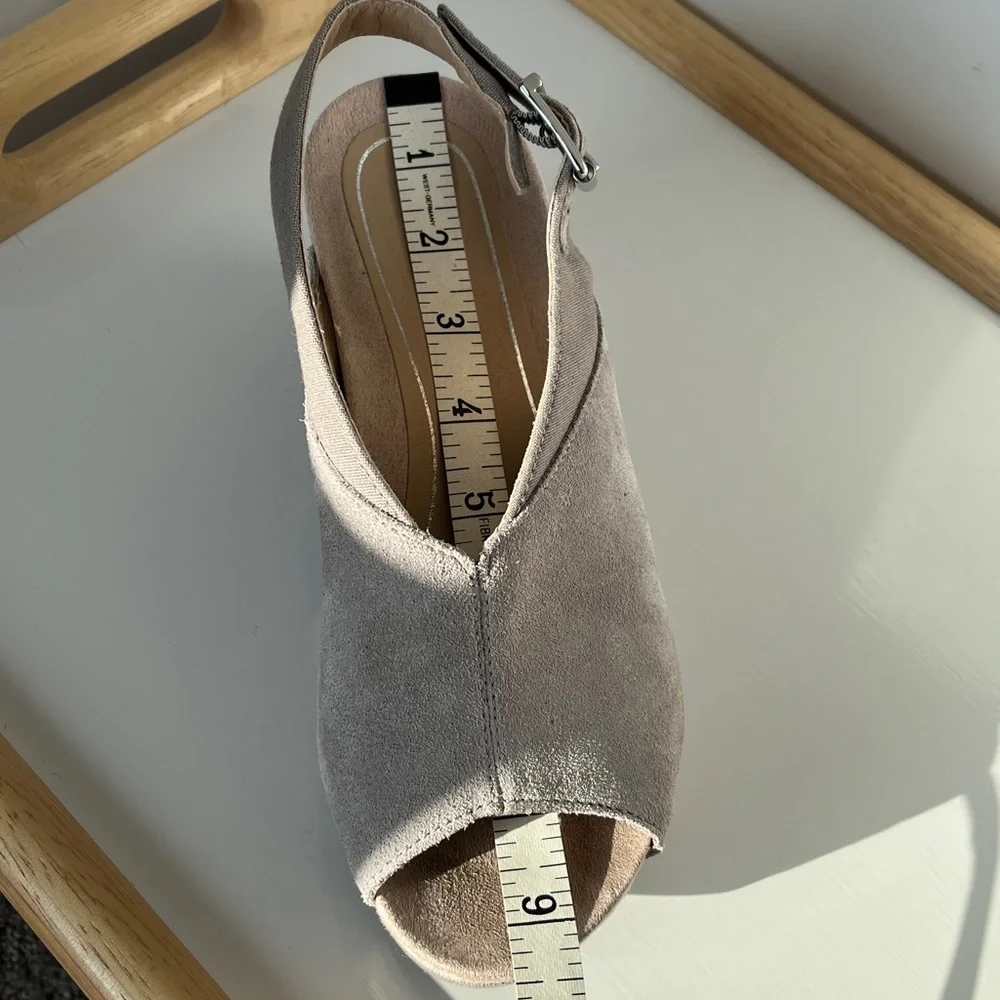 Vionic Trixie Suede Wedge Sandals Slingback Peep Toe Taupe Size 6.5 Wide Comfort